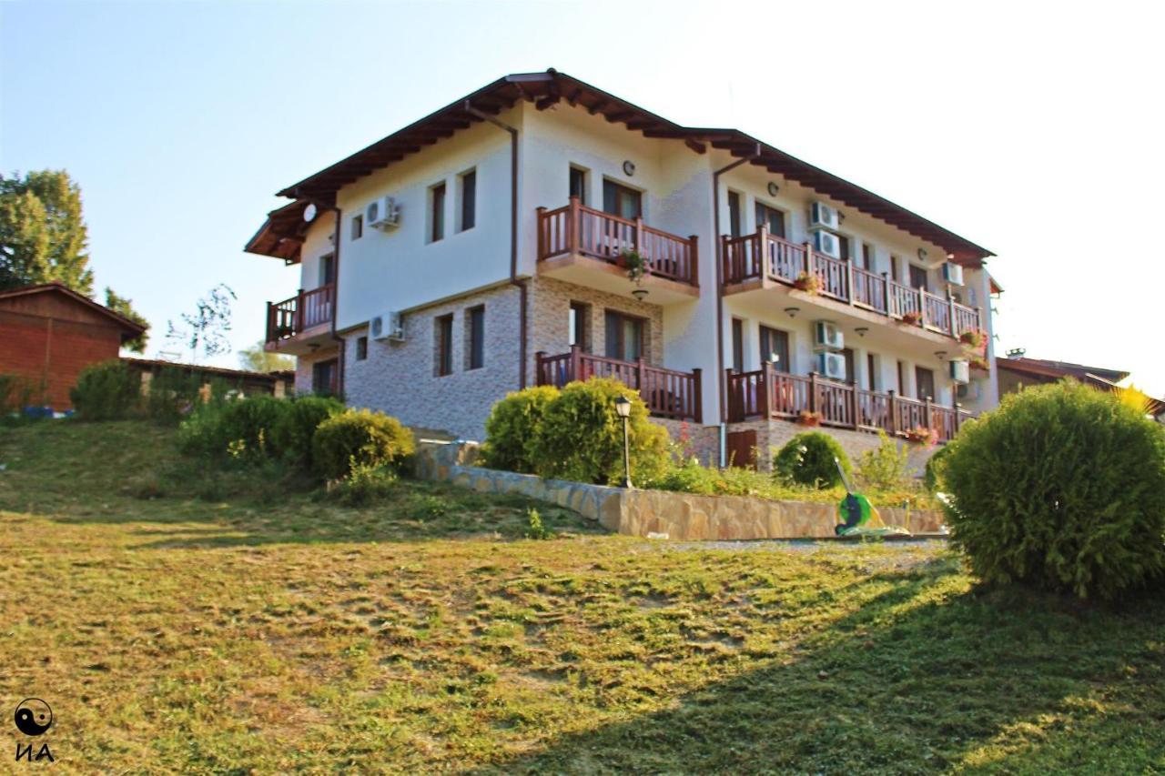 Hotel Family Complex Krisbo Donkovtsi Exterior foto