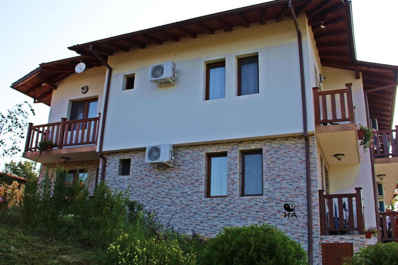 Hotel Family Complex Krisbo Donkovtsi Exterior foto